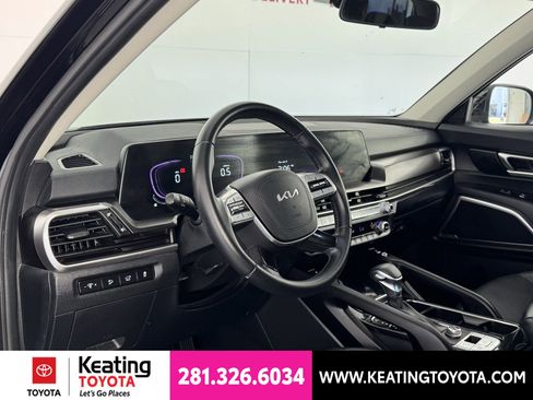Used 2025 Kia Telluride S FWD image 13