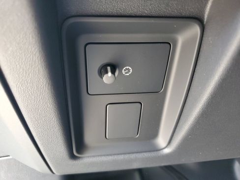 New 2026 Land Rover Defender 110 X-Dynamic SE AWD/4WD image 15
