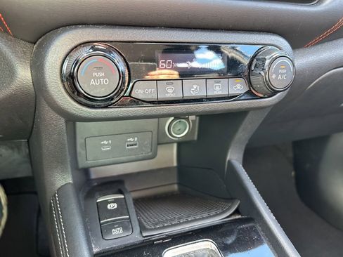 Used 2023 Nissan Kicks SR image 32