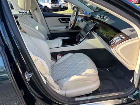 Used 2025 Mercedes-Benz S 580 4MATIC Sedan image 16