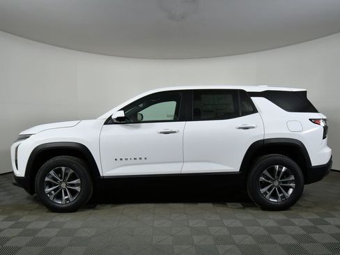 New 2026 Chevrolet Equinox LT AWD/4WD image 16