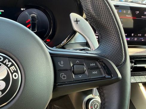 Used 2025 Alfa Romeo Tonale Tributo Italiano image 24