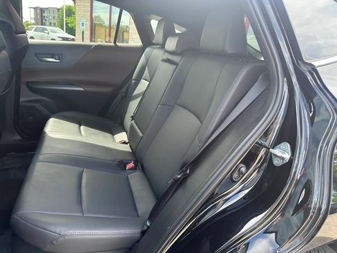 Used 2024 Toyota Venza XLE AWD/4WD image 12