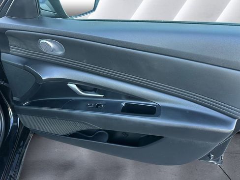 Used 2023 Hyundai Elantra SEL w/ Convenience Package image 15