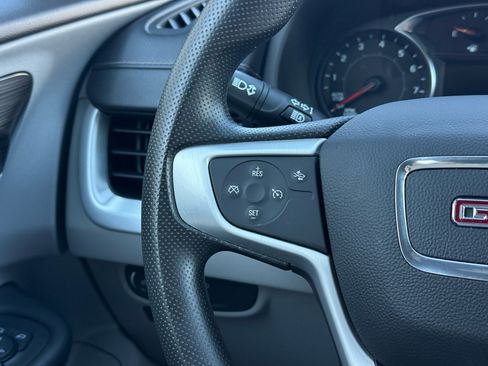 Used 2023 GMC Terrain SLE image 15