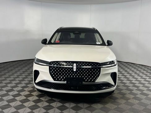 Used 2024 Lincoln Nautilus Reserve image 5