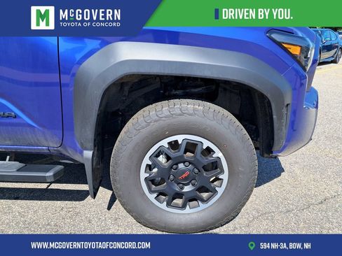 Used 2025 Toyota Tacoma TRD Off-Road AWD/4WD image 9