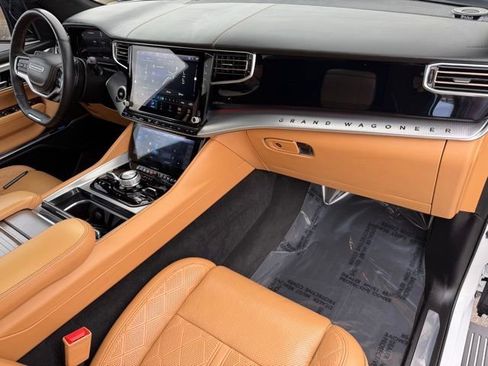 Used 2023 Jeep Grand Wagoneer Series III image 21