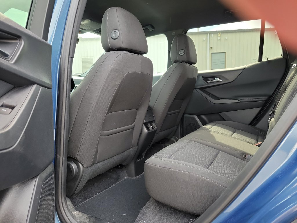 Used 2025 Chevrolet Equinox LT w/ Safety and Technology Package FWD image 16