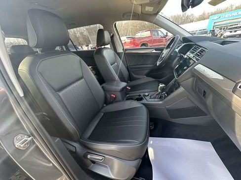 Used 2024 Volkswagen Tiguan SE image 29