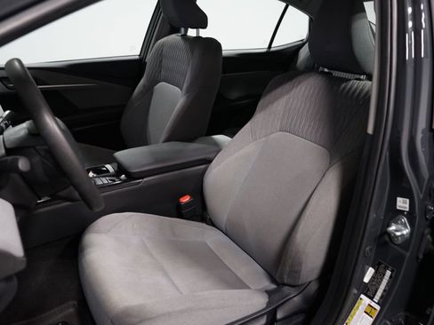 Used 2025 Toyota Camry LE image 27