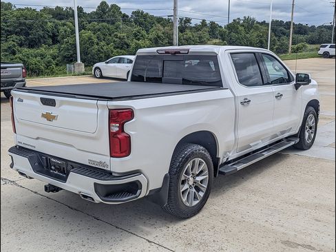 Used 2021 Chevrolet Silverado 1500 High Country w/ Technology Package AWD/4WD image 7