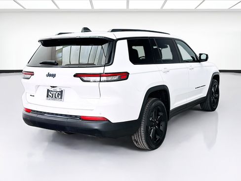 Used 2023 Jeep Grand Cherokee L Laredo AWD/4WD image 4