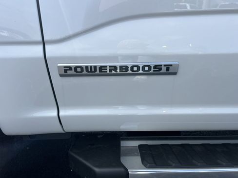 New 2025 Ford F150 Lariat w/ Equipment Group 501A Mid image 9