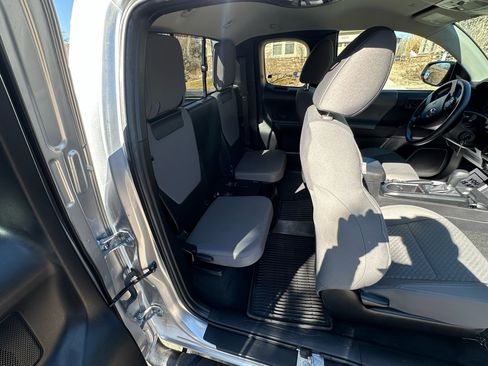 Used 2022 Toyota Tacoma SR5 image 13