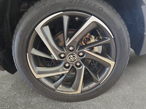 Used 2021 Toyota C-HR Limited FWD image 30