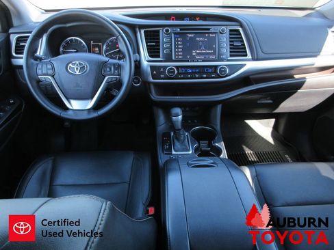 Certified 2018 Toyota Highlander XLE image 12