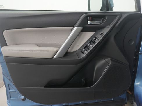 Used 2015 Subaru Forester 2.5i Limited image 21