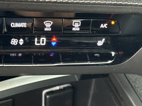 Used 2022 Buick Envision Essence w/ Technology Package II AWD/4WD image 24