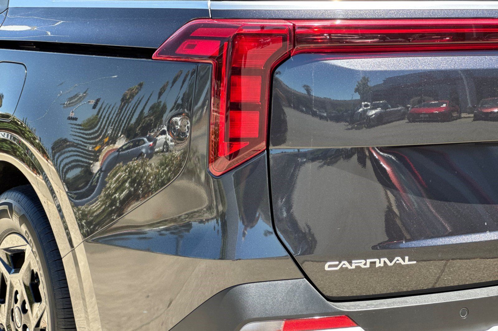 Used 2026 Kia Carnival FWD image 30