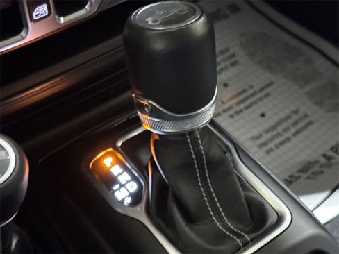 Used 2019 Jeep Wrangler Unlimited Sahara image 17