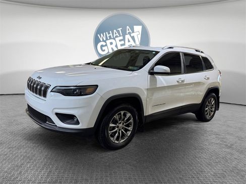 Used 2019 Jeep Cherokee Latitude Plus w/ Cold Weather Group image 8