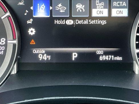 Used 2023 Toyota Highlander XLE AWD/4WD image 19