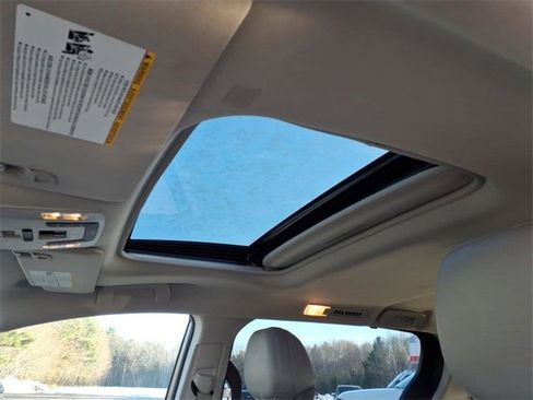 Used 2024 Toyota Sienna XLE image 11