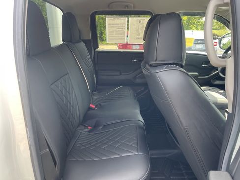 Certified 2025 Nissan Frontier SV image 24