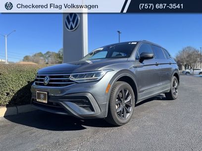 Used 2023 Volkswagen Tiguan SE w/ Panoramic Sunroof Package