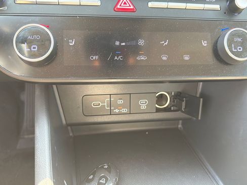 Used 2025 Hyundai Sonata SEL FWD image 31