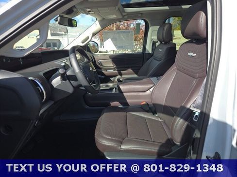 New 2025 Ford Expedition Platinum w/ Platinum Ultimate Package AWD/4WD image 15