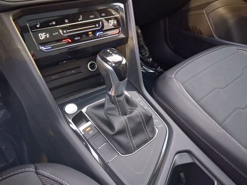 New 2026 Volkswagen Taos SE FWD image 10