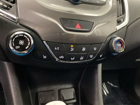 Used 2017 Chevrolet Cruze LT w/ Convenience Package FWD image 31