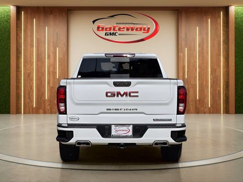 Used 2022 GMC Sierra 1500 Elevation w/ Elevation Premium Package AWD/4WD image 6