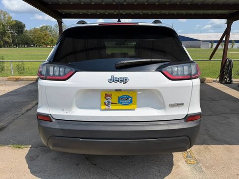 Used 2019 Jeep Cherokee Latitude w/ Popular Appearance Group FWD image 4