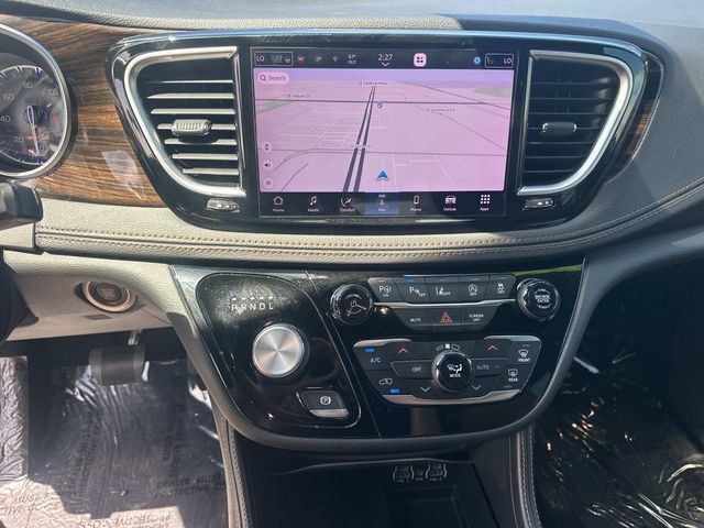 Used 2022 Chrysler Pacifica Pinnacle FWD image 20