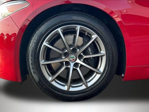 Used 2017 Alfa Romeo Giulia AWD image 33