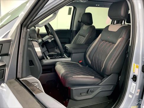 New 2026 Ford F250 Lariat w/ Black Appearance Package image 8