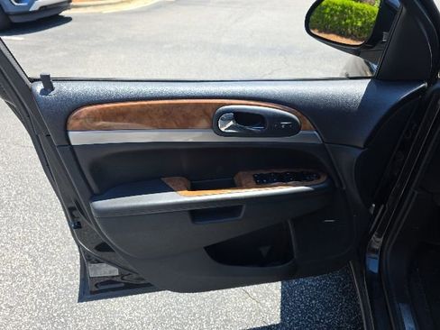 Used 2012 Buick Enclave Leather FWD image 11