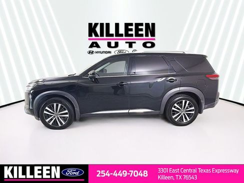 Used 2024 Nissan Pathfinder Platinum FWD image 4