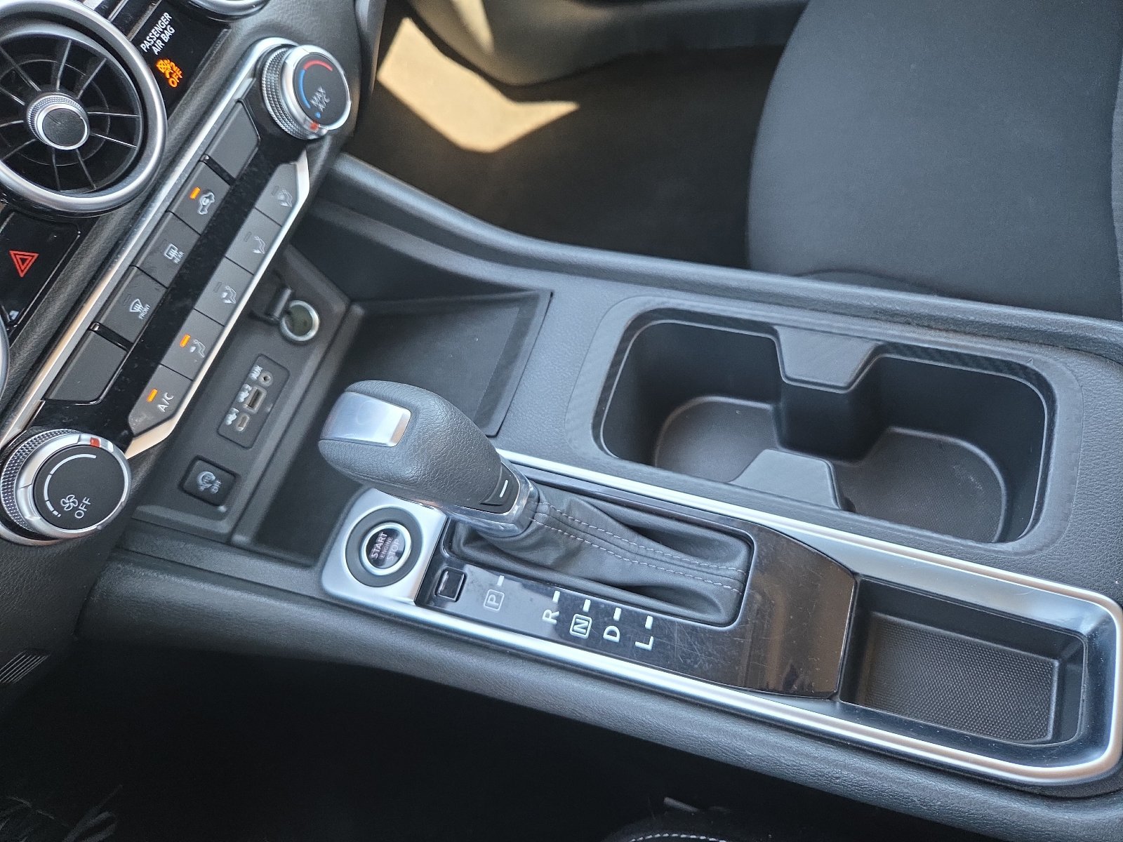Used 2024 Nissan Sentra SV FWD image 25