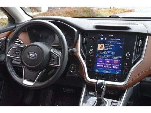 Used 2022 Subaru Outback Touring w/ Popular Package #2 image 18