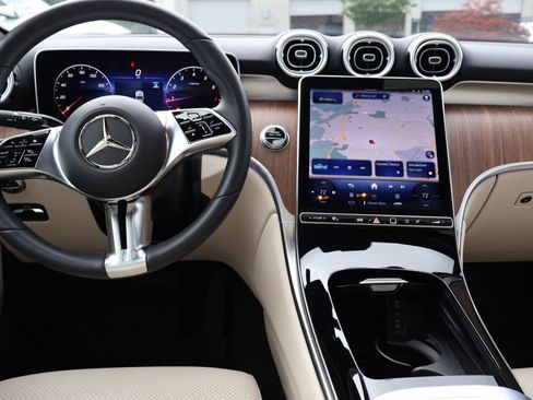 Used 2026 Mercedes-Benz GLC 300 image 20