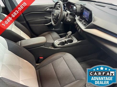 Certified 2024 Chevrolet Trax LS w/ LS Convenience Package FWD image 5