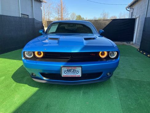 Used 2015 Dodge Challenger R/T w/ Quick Order Package 22B R/T RWD image 11