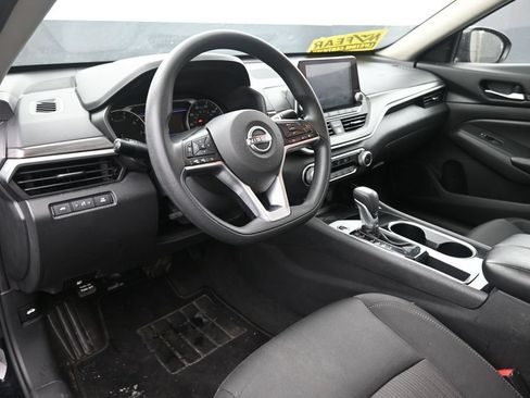 Used 2024 Nissan Altima 2.5 SV FWD image 19