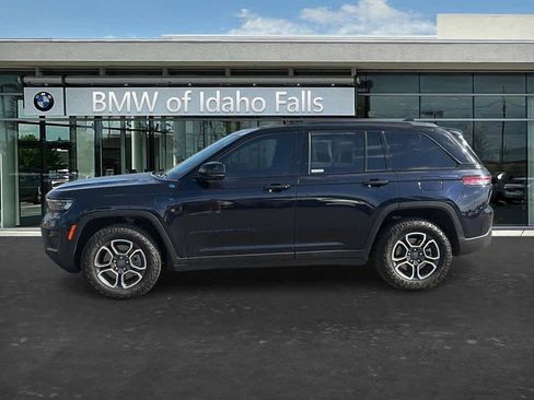 Used 2024 Jeep Grand Cherokee Trailhawk w/ Luxury Tech Group III AWD/4WD image 4