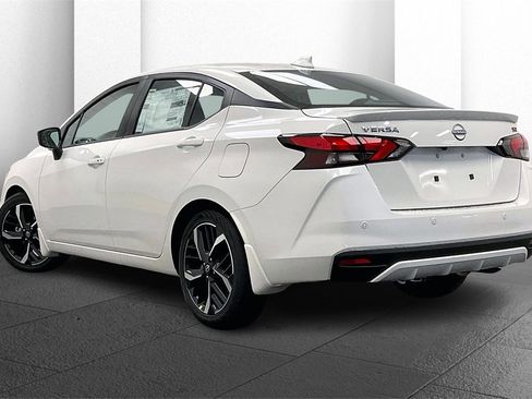 New 2025 Nissan Versa SR image 3
