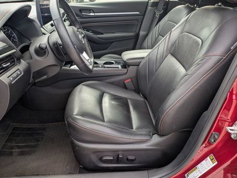 Used 2023 Nissan Altima 2.5 SR w/ SR Premium Package FWD image 15